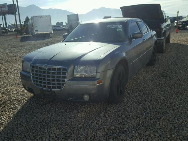 2C3KA53G67H722109 - 2007 CHRYSLER 300 GRAY photo 2