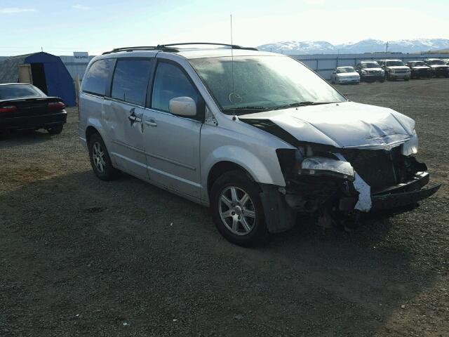 2A8HR54P78R819983 - 2008 CHRYSLER TOWN & COU SILVER photo 9