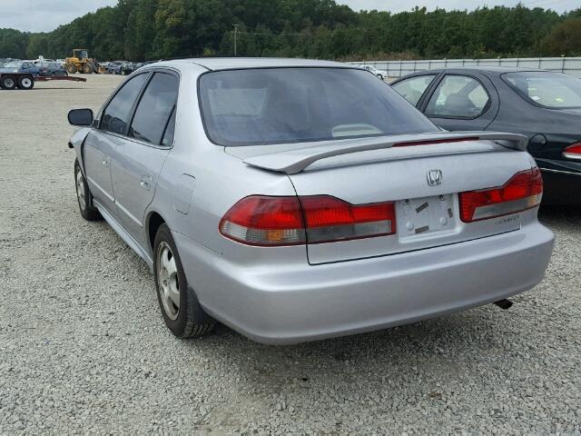 JHMCG66842C010510 - 2002 HONDA ACCORD EX SILVER photo 3