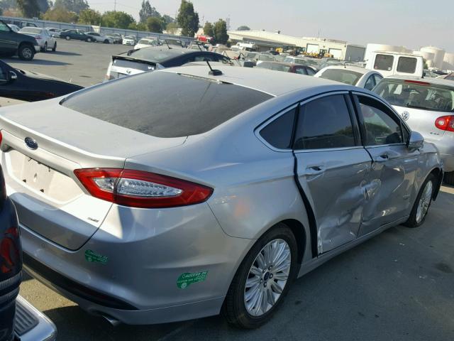 3FA6P0PU2GR145426 - 2016 FORD FUSION SE SILVER photo 4