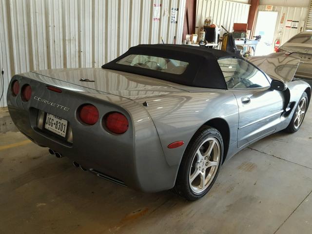 1G1YY32G245122075 - 2004 CHEVROLET CORVETTE GRAY photo 4