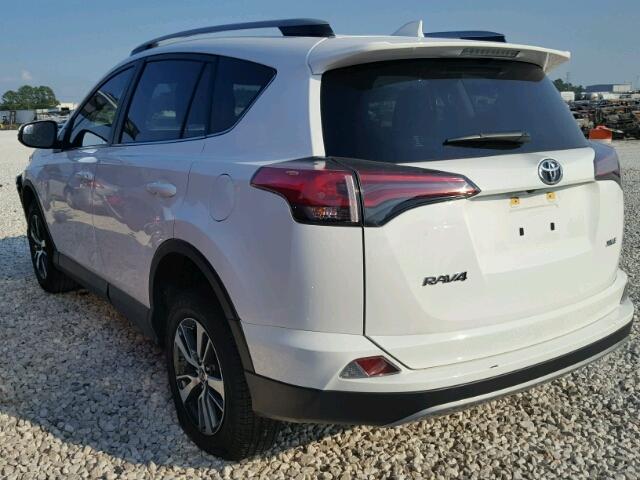 JTMWFREV7HJ126525 - 2017 TOYOTA RAV4 白色 照片 3