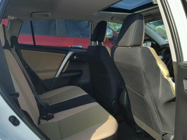 JTMWFREV7HJ126525 - 2017 TOYOTA RAV4 白色 照片 6