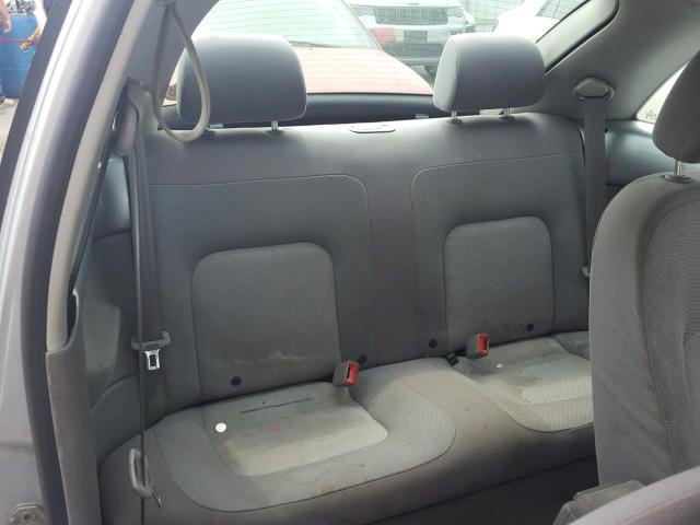 3VWCK21C04M401592 - 2004 VOLKSWAGEN NEW BEETLE 银色 照片 6