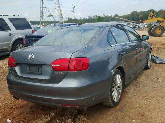 3VWLX7AJ1BM357886 - 2011 VOLKSWAGEN JETTA SEL GRAY photo 4