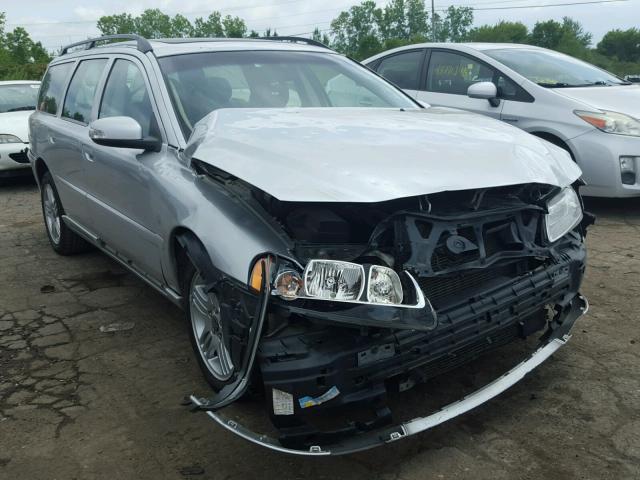 YV1SW592971653160 - 2007 VOLVO V70 2.5T SILVER photo 1