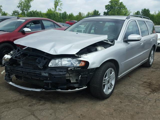 YV1SW592971653160 - 2007 VOLVO V70 2.5T SILVER photo 2