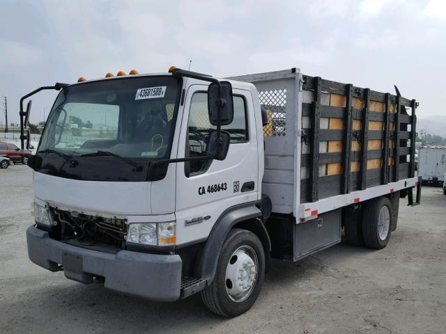 3FRLL45Z77V424086 - 2007 FORD LOW CAB FO WHITE photo 2