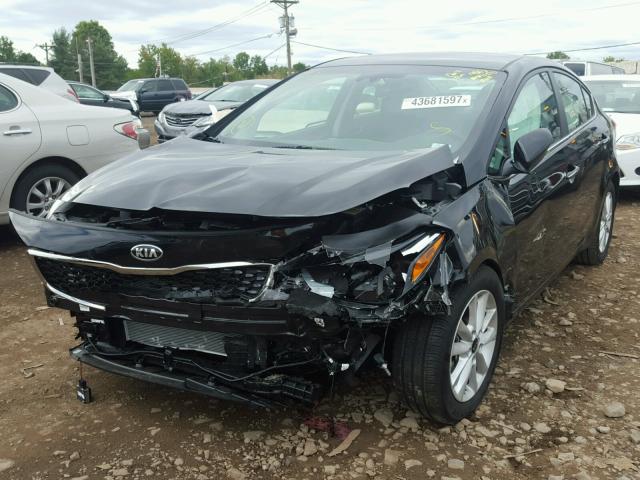 3KPFL4A77HE135659 - 2017 KIA FORTE LX BLACK photo 2