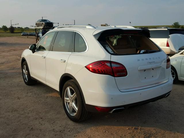 WP1AA2A23DLA01059 - 2013 PORSCHE CAYENNE WHITE photo 3