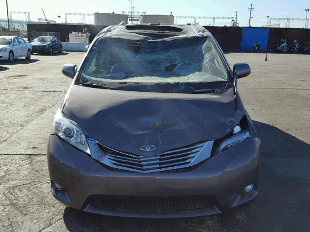 5TDYK3DC5CS197476 - 2012 TOYOTA SIENNA XLE CHARCOAL photo 9