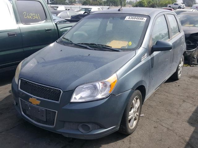 KL1TD6DE4AB133917 - 2010 CHEVROLET AVEO LS GREEN photo 2