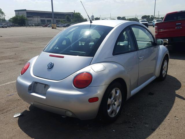 3VWCK21C72M410237 - 2002 VOLKSWAGEN NEW BEETLE 银色 照片 4