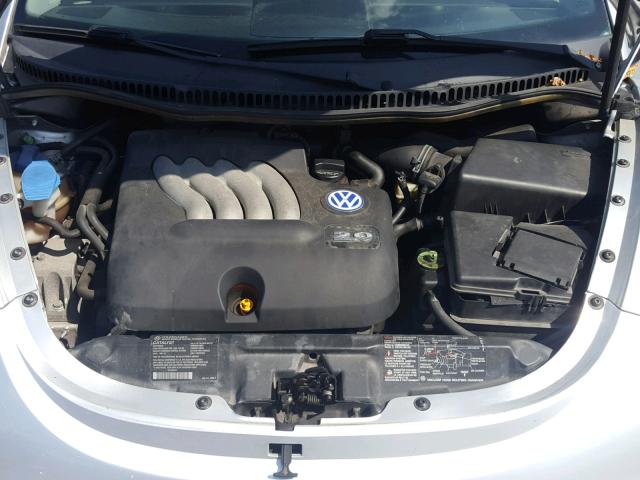 3VWCK21C72M410237 - 2002 VOLKSWAGEN NEW BEETLE 银色 照片 7