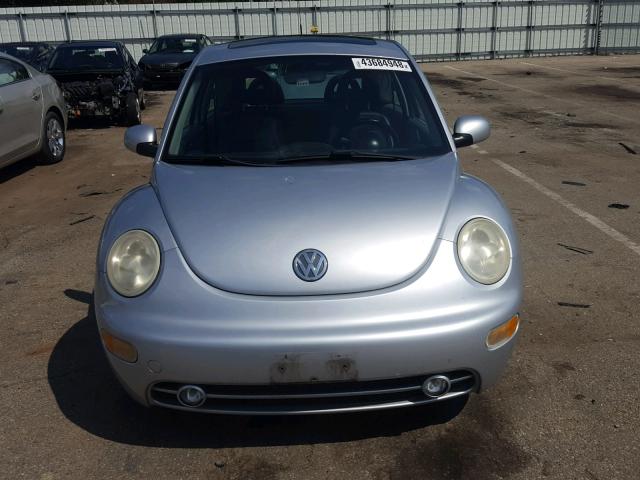 3VWCK21C72M410237 - 2002 VOLKSWAGEN NEW BEETLE 银色 照片 9