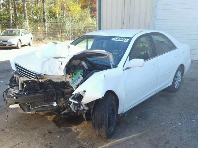 4T1BE32K25U578557 - 2005 TOYOTA CAMRY WHITE photo 2