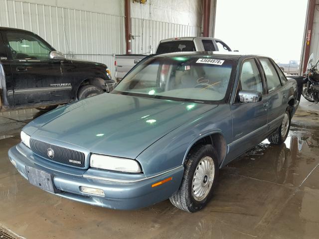 2G4WB52L6S1436881 - 1995 BUICK REGAL CUST GREEN photo 2