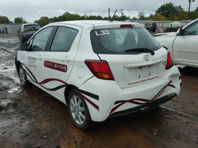 VNKKTUD34FA054150 - 2015 TOYOTA YARIS WHITE photo 3