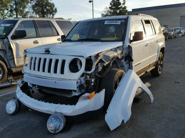 1C4NJPBA3FD368420 - 2015 JEEP PATRIOT SP WHITE photo 2