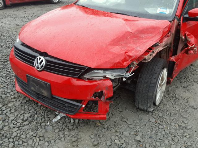 3VWDZ7AJ8BM356636 - 2011 VOLKSWAGEN JETTA SE RED photo 9