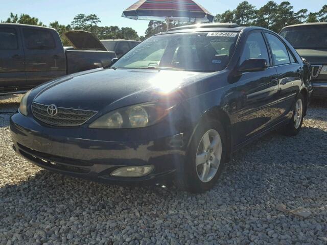 JTDBF32K220022057 - 2002 TOYOTA CAMRY LE BLUE photo 2