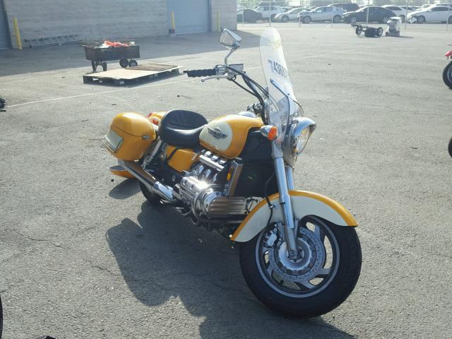 1HFSC3416WA100262 - 1998 HONDA GL1500 C/2 YELLOW photo 1