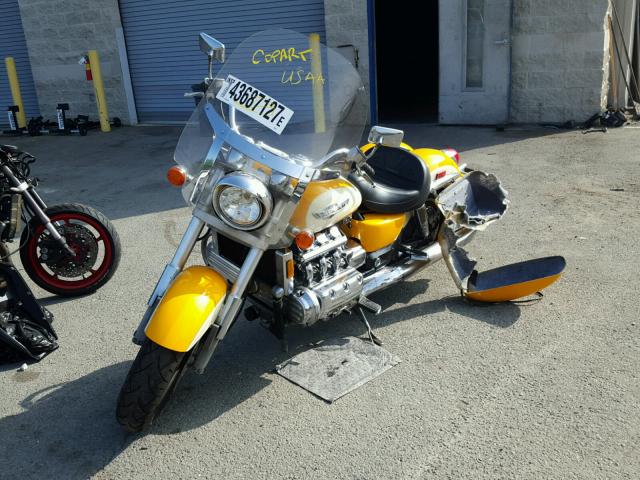 1HFSC3416WA100262 - 1998 HONDA GL1500 C/2 YELLOW photo 2