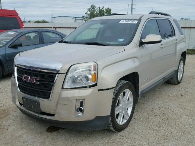 2CTALUEC7B6348950 - 2011 GMC TERRAIN SL GOLD photo 2