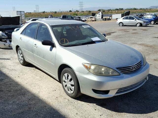 JTDBE32K753034744 - 2005 TOYOTA CAMRY LE SILVER photo 1