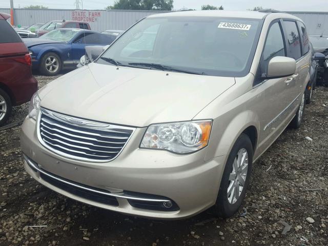 2C4RC1BG6FR637858 - 2015 CHRYSLER TOWN & COU TAN photo 2