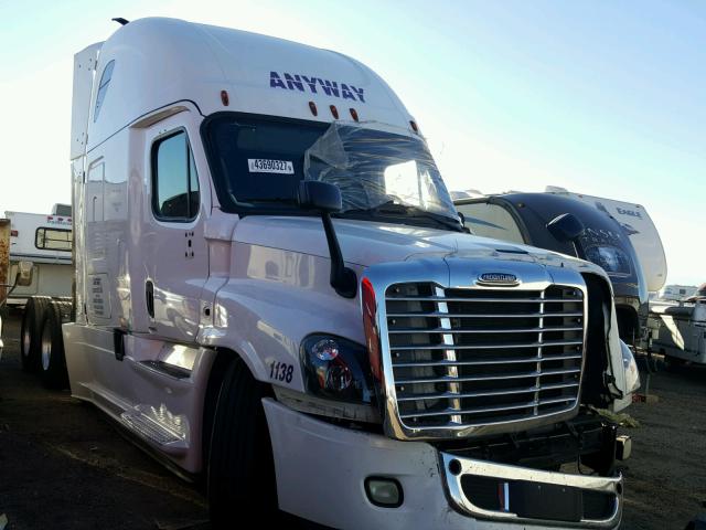 3AKJGLD5XGSGT2925 - 2016 FREIGHTLINER CASCADIA 1 WHITE photo 1