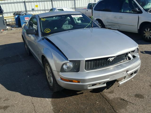 1ZVHT80N295115006 - 2009 FORD MUSTANG SILVER photo 1