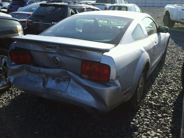 1ZVHT80N295115006 - 2009 FORD MUSTANG SILVER photo 4