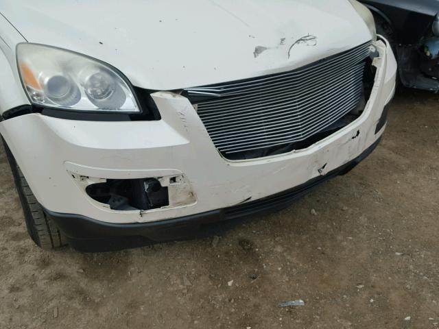 5GZEV337X8J147710 - 2008 SATURN OUTLOOK WHITE photo 9