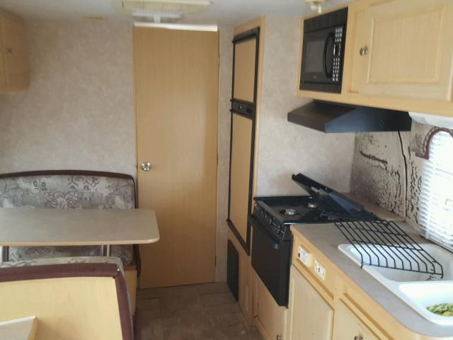 47CTA1L2641111518 - 2004 AECO TT WHITE photo 6