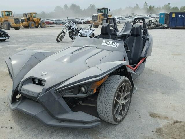 57XAAPFA8G5110826 - 2016 POLARIS SLINGSHOT BLACK photo 2