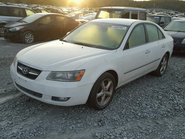 5NPEU46CX8H354299 - 2008 HYUNDAI SONATA SE WHITE photo 1