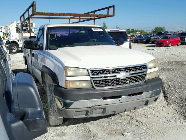 1GBHC24U45E159931 - 2005 CHEVROLET SILVERADO WHITE photo 1