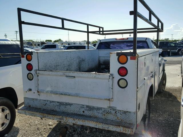 1GBHC24U45E159931 - 2005 CHEVROLET SILVERADO WHITE photo 4