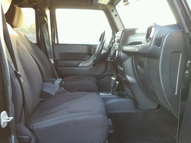 1C4BJWDG0DL535060 - 2013 JEEP WRANGLER U BLACK photo 5