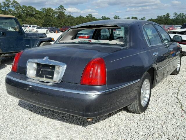 1LNHM81W4YY796074 - 2000 LINCOLN TOWN CAR E BLUE photo 4