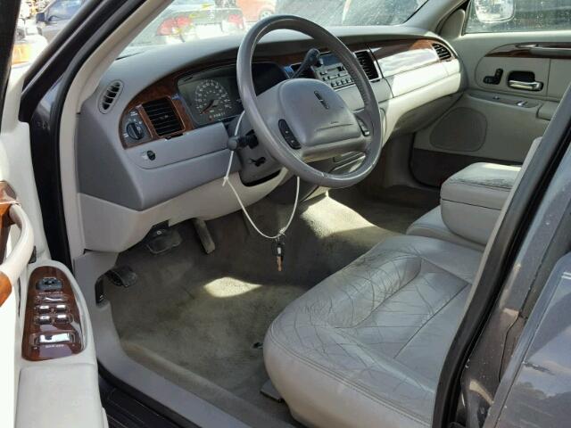 1LNHM81W4YY796074 - 2000 LINCOLN TOWN CAR E BLUE photo 9