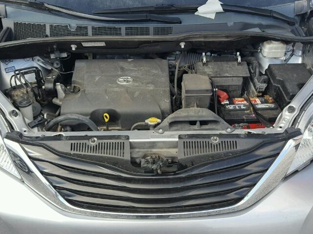 5TDKK3DC2DS397366 - 2013 TOYOTA SIENNA SILVER photo 7