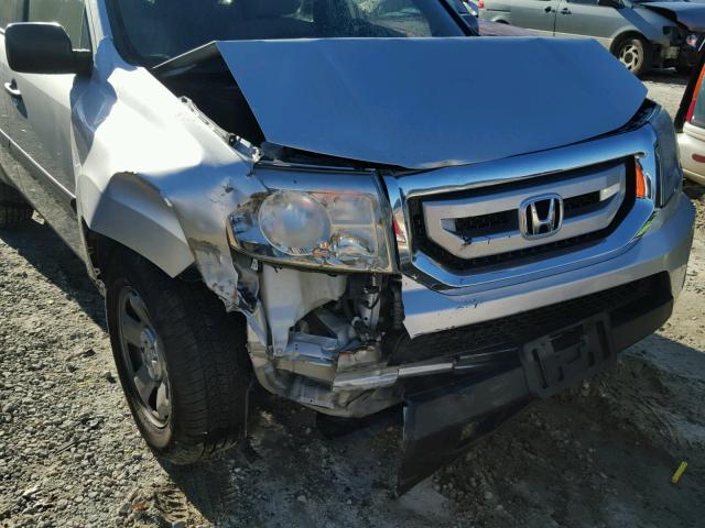 5FNYF48269B047837 - 2009 HONDA PILOT LX SILVER photo 9