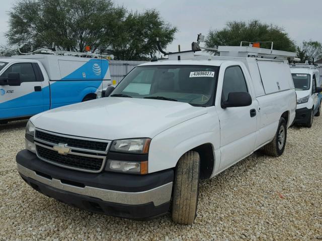 1GCEC14X67Z149593 - 2007 CHEVROLET SILVERADO WHITE photo 2