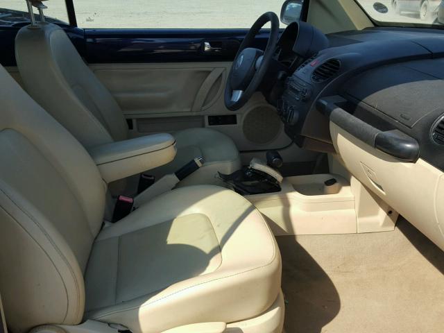 3VWPF31Y46M311369 - 2006 VOLKSWAGEN NEW BEETLE 蓝色 照片 5