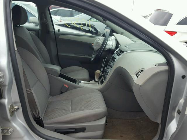 1G1ZB5E08CF249857 - 2012 CHEVROLET MALIBU LS ვერცხლისფერი ფოტო 5