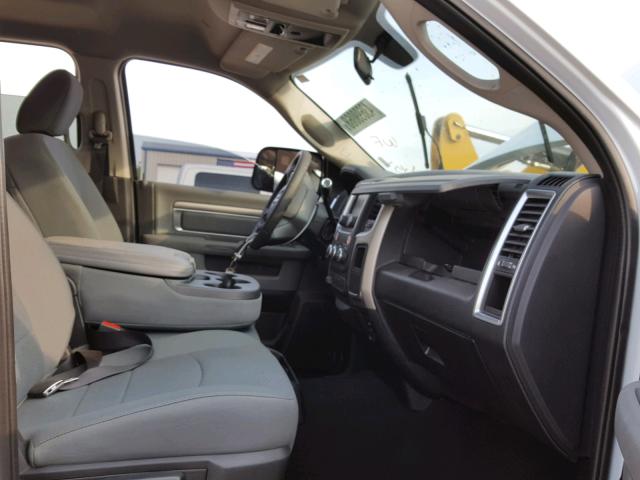 3C6UR5DL5JG215869 - 2018 RAM 2500 SLT WHITE photo 5