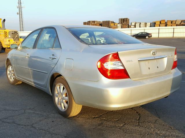 JTDBE30KX30147489 - 2003 TOYOTA CAMRY LE SILVER photo 3