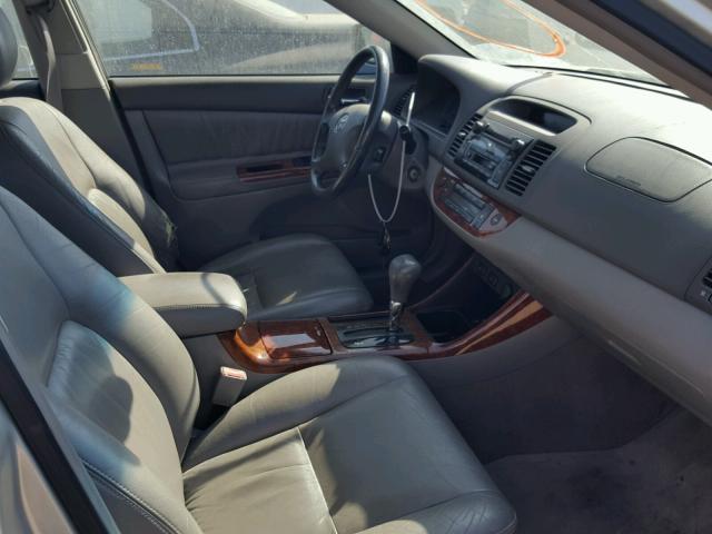 JTDBE30KX30147489 - 2003 TOYOTA CAMRY LE 银色 照片 5